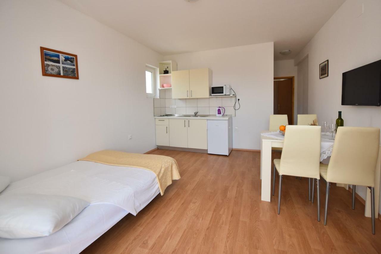 Apartments Zakarija Novalja Exteriér fotografie